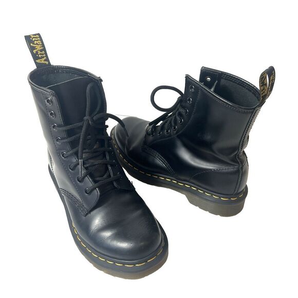 Dr Martens AirWair Combat Boot Womens US 6 UK 4 Black Leather Lace Up Shoe AW004 - Picture 1 of 11